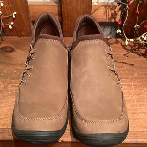 NWOT Clarks collections! Brown suede🥰